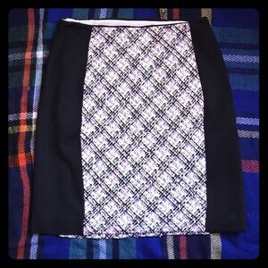 White House Black Market Black and White Patterned Pencil Skirt